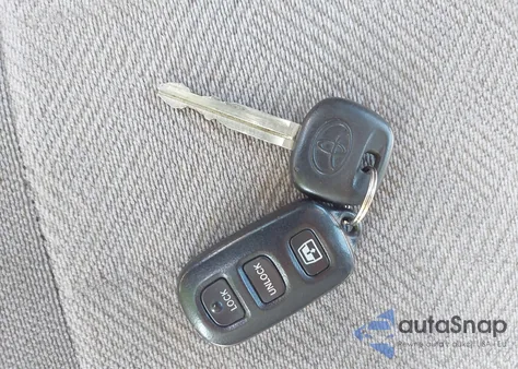 2002 Toyota Sequoia Sr5 V8 from USA, damaged, VIN 5TDBT44AX2S083401